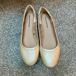 NEW Amazon Essentials Size 6.5 Women's Belice Gold Ballet Flats Shoes